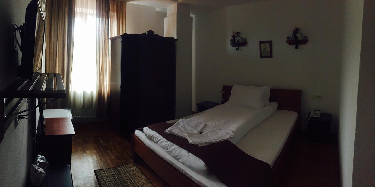 Hotel Casa Vlahilor Râmnicu Vâlcea Esterno foto