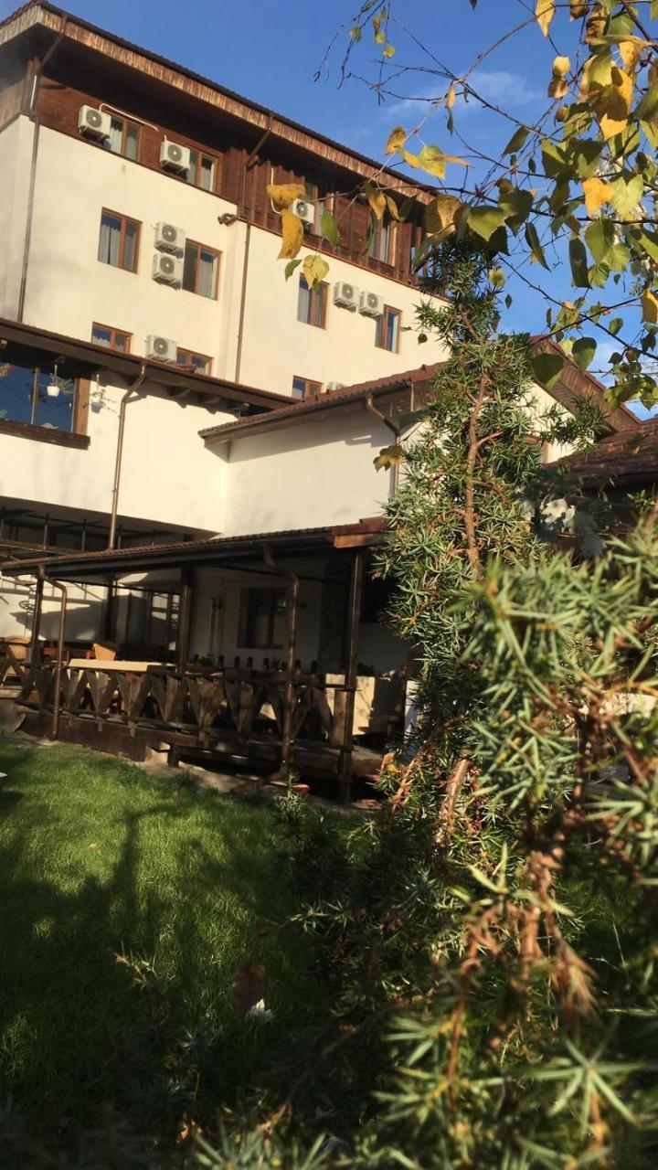 Hotel Casa Vlahilor Râmnicu Vâlcea Esterno foto